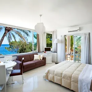 Oasis Aparthotel